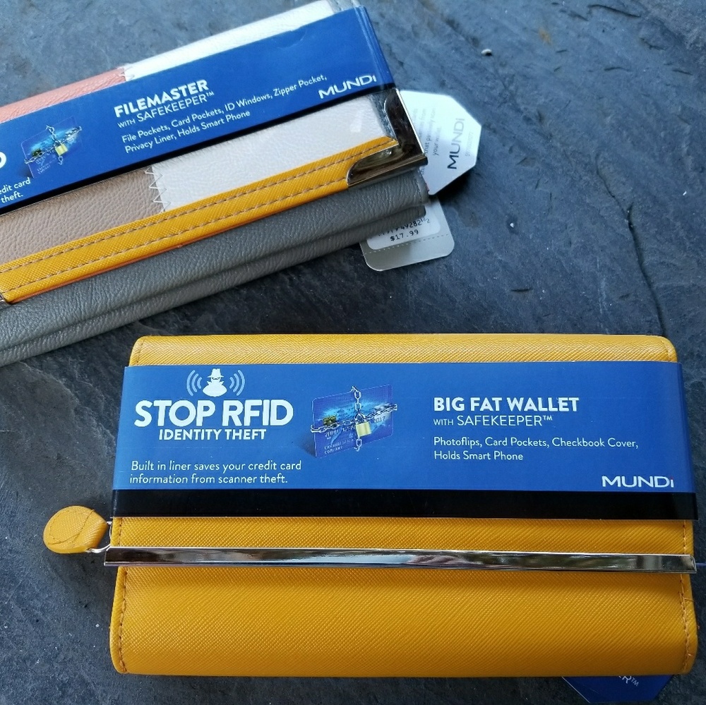 A combo of Mundi wallet and filemaster